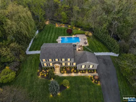19 Blueberry Court Mahwah NJ 07430