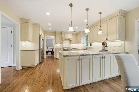 19 Blueberry Court Mahwah NJ 07430