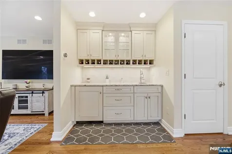 19 Blueberry Court Mahwah NJ 07430