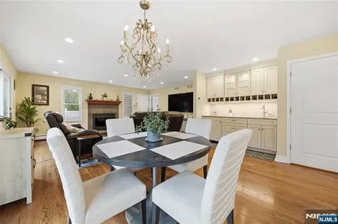 19 Blueberry Court Mahwah NJ 07430