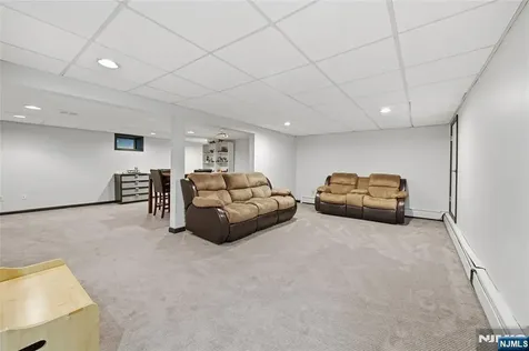 19 Blueberry Court Mahwah NJ 07430