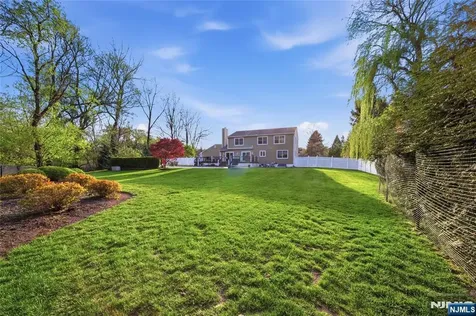19 Blueberry Court Mahwah NJ 07430