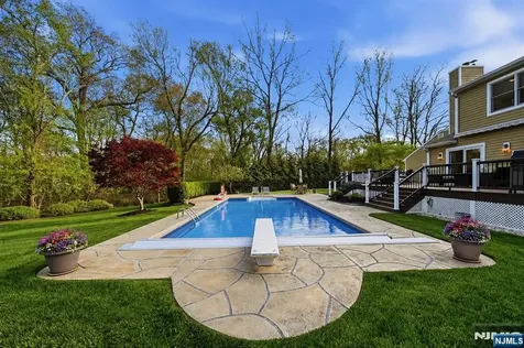 19 Blueberry Court Mahwah NJ 07430