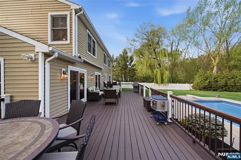 19 Blueberry Court Mahwah NJ 07430