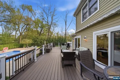 19 Blueberry Court Mahwah NJ 07430