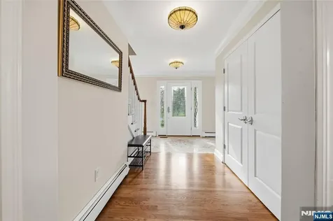 19 Blueberry Court Mahwah NJ 07430