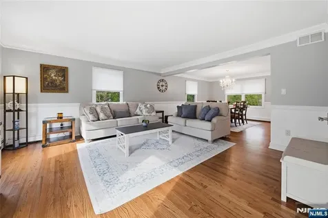 19 Blueberry Court Mahwah NJ 07430