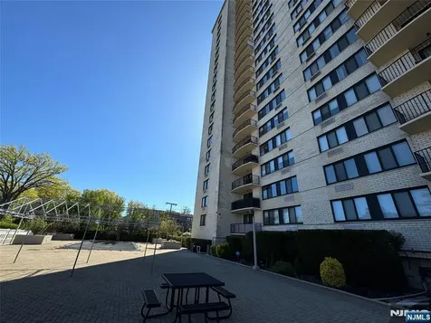 1590 Anderson Avenue Fort Lee NJ 07024