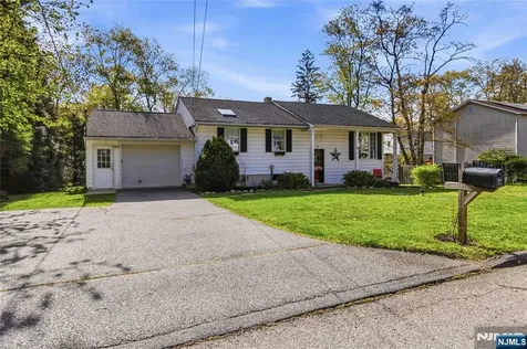23 Hancock Drive West Milford NJ 07480