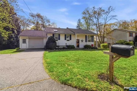 23 Hancock Drive West Milford NJ 07480