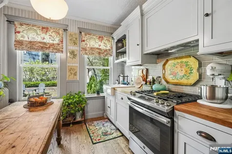 194 Hillside Avenue Glen Ridge NJ 07028