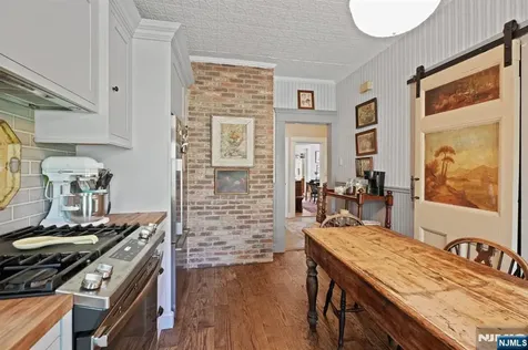 194 Hillside Avenue Glen Ridge NJ 07028