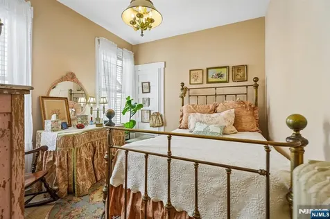 194 Hillside Avenue Glen Ridge NJ 07028