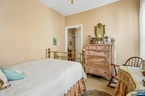 194 Hillside Avenue Glen Ridge NJ 07028