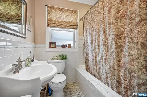 194 Hillside Avenue Glen Ridge NJ 07028