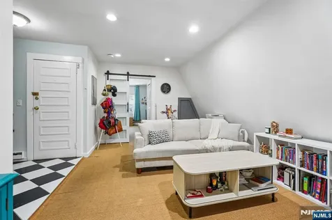 194 Hillside Avenue Glen Ridge NJ 07028