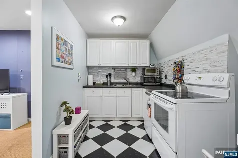 194 Hillside Avenue Glen Ridge NJ 07028
