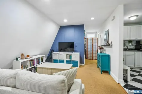 194 Hillside Avenue Glen Ridge NJ 07028