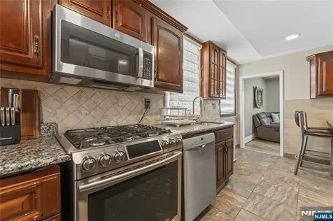 15 Putnam Place Clifton NJ 07011