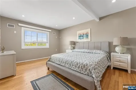 15 Putnam Place Clifton NJ 07011