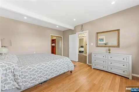15 Putnam Place Clifton NJ 07011