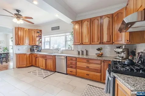 138 Summit Avenue New Milford NJ 07646
