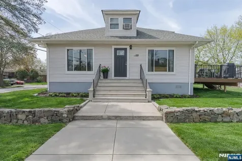 138 Summit Avenue New Milford NJ 07646