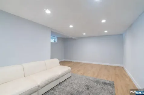 138 Summit Avenue New Milford NJ 07646