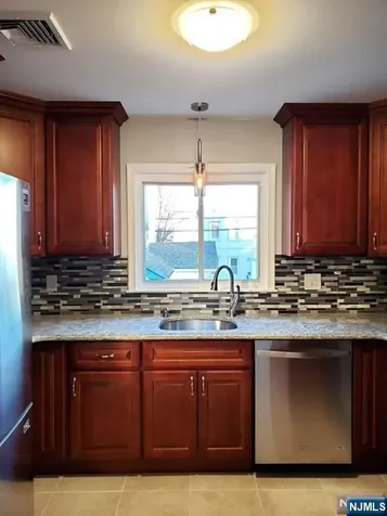 32 John Street Lodi NJ 07644