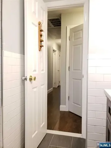 32 John Street Lodi NJ 07644