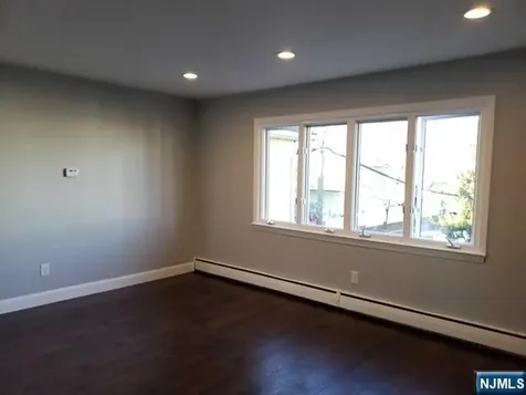 32 John Street Lodi NJ 07644