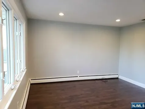 32 John Street Lodi NJ 07644
