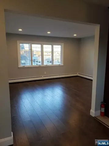 32 John Street Lodi NJ 07644