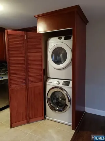 32 John Street Lodi NJ 07644