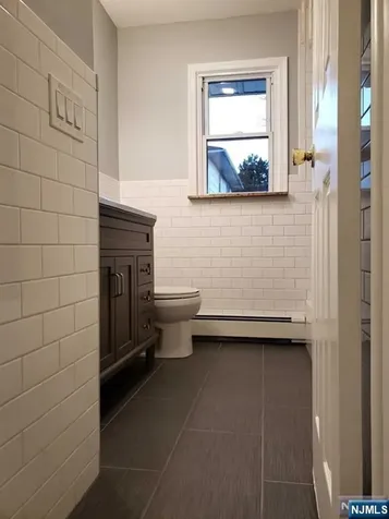 32 John Street Lodi NJ 07644