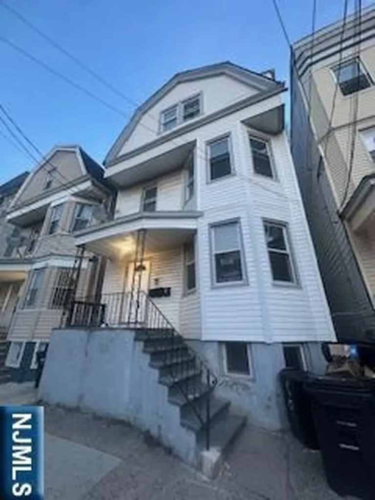 102 12th Street Newark NJ 07107