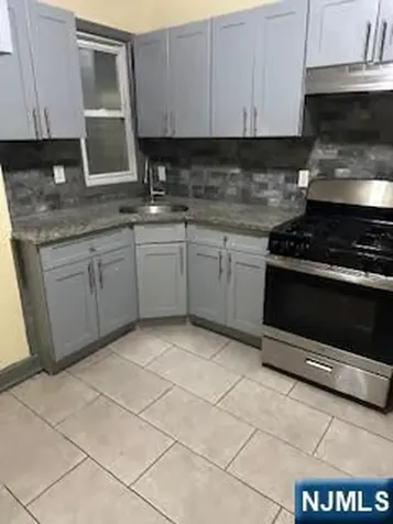 102 12th Street Newark NJ 07107