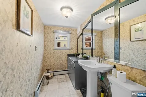 425 Victor Street Saddle Brook NJ 07663