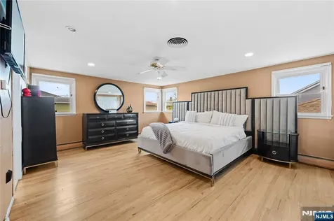425 Victor Street Saddle Brook NJ 07663