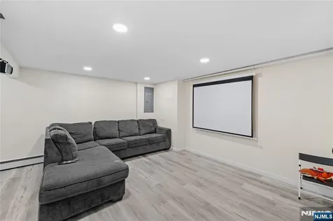 425 Victor Street Saddle Brook NJ 07663