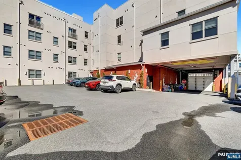 974 Summit Newark NJ 07307