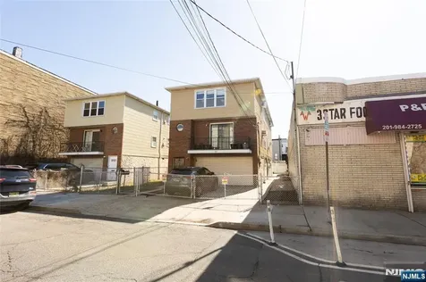 226 Webster Avenue Jersey City NJ 07307