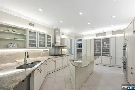 366 E Madison Avenue Cresskill NJ 07626
