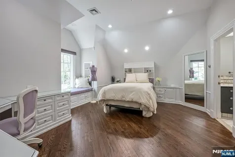 366 E Madison Avenue Cresskill NJ 07626
