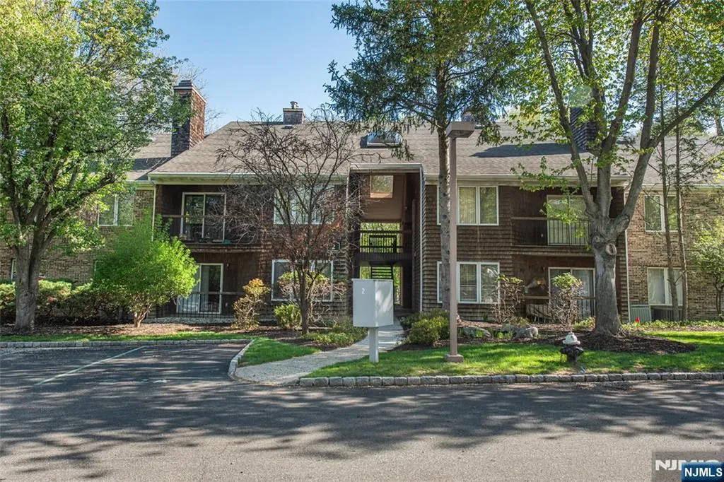 2 Tulip Crescent Little Falls NJ 07424