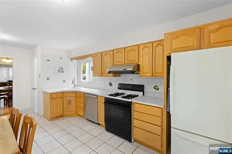 276 Concord Drive River Edge NJ 07661