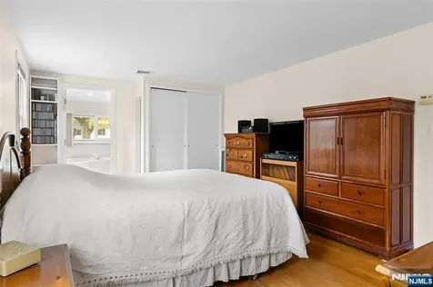 276 Concord Drive River Edge NJ 07661