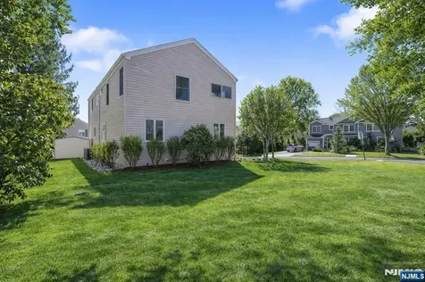 276 Concord Drive River Edge NJ 07661