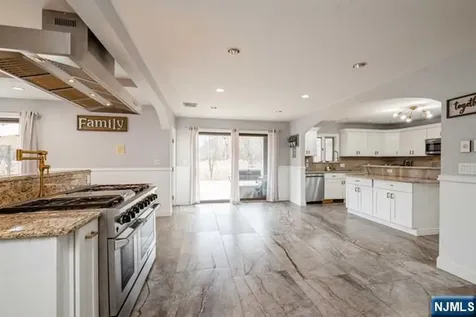 15 Fox Run North Caldwell NJ 07006