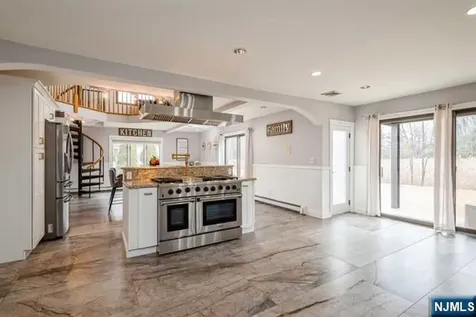 15 Fox Run North Caldwell NJ 07006